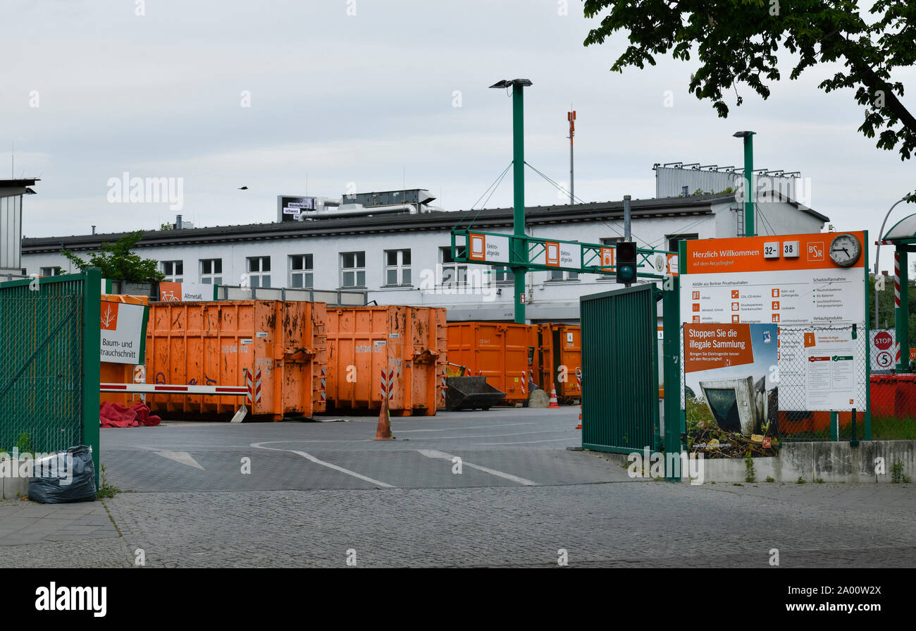 BSR Riciclaggio Hof, Tempelhofer Weg, Schoeneberg, Berlino, Deutschland Foto Stock