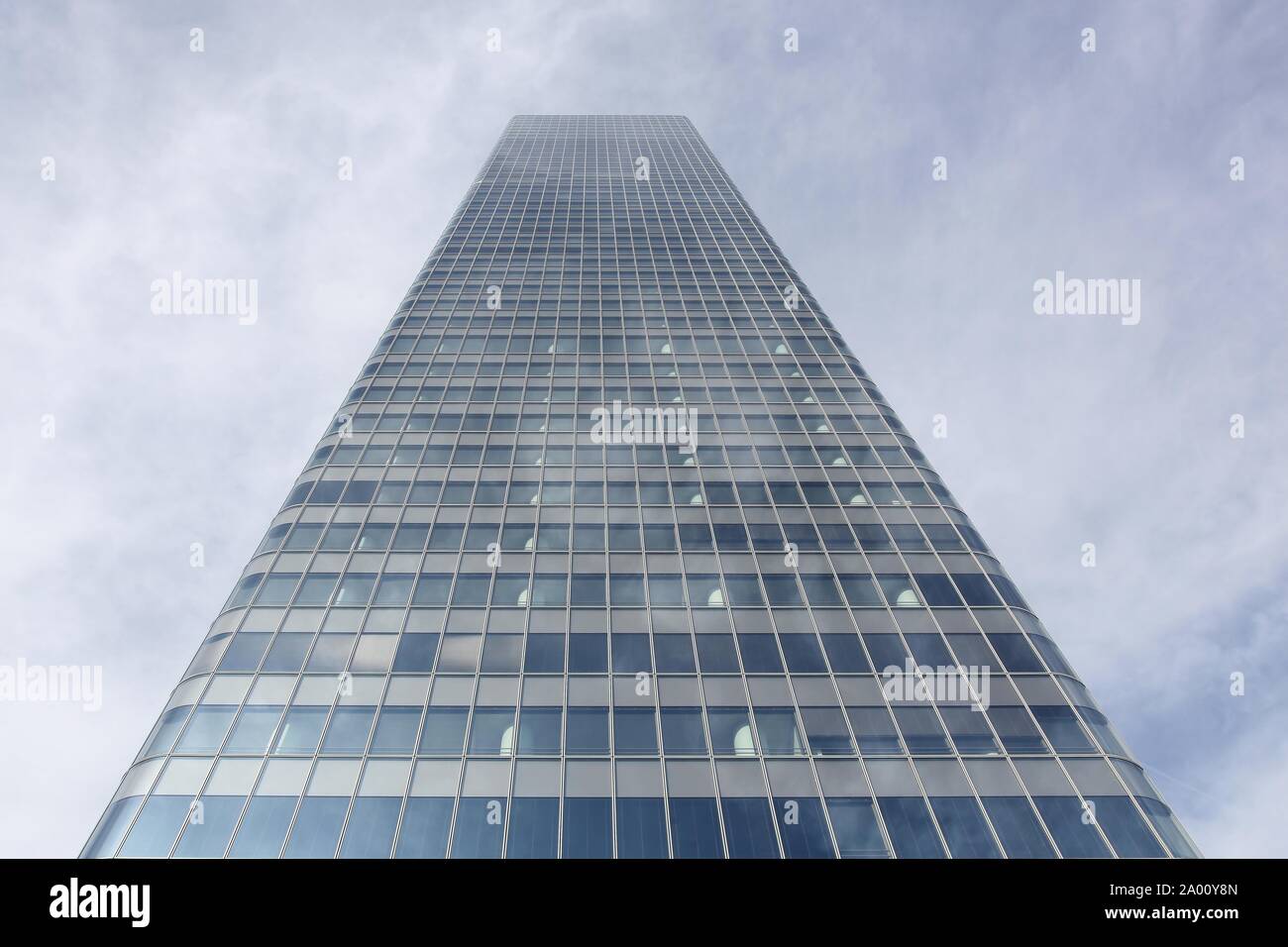 Lione, Francia - 27 Gennaio 2016: Il Incity Tower, il più alto grattacielo nel quartiere di La Part-Dieu nel 3° arrondissement di Lione, Francia Foto Stock