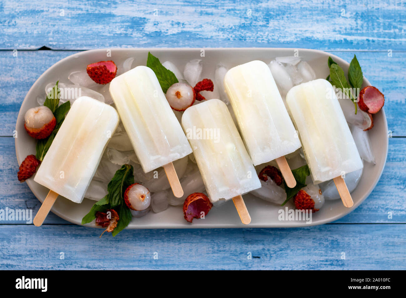 Icy popsicles su ghiaccio Foto Stock