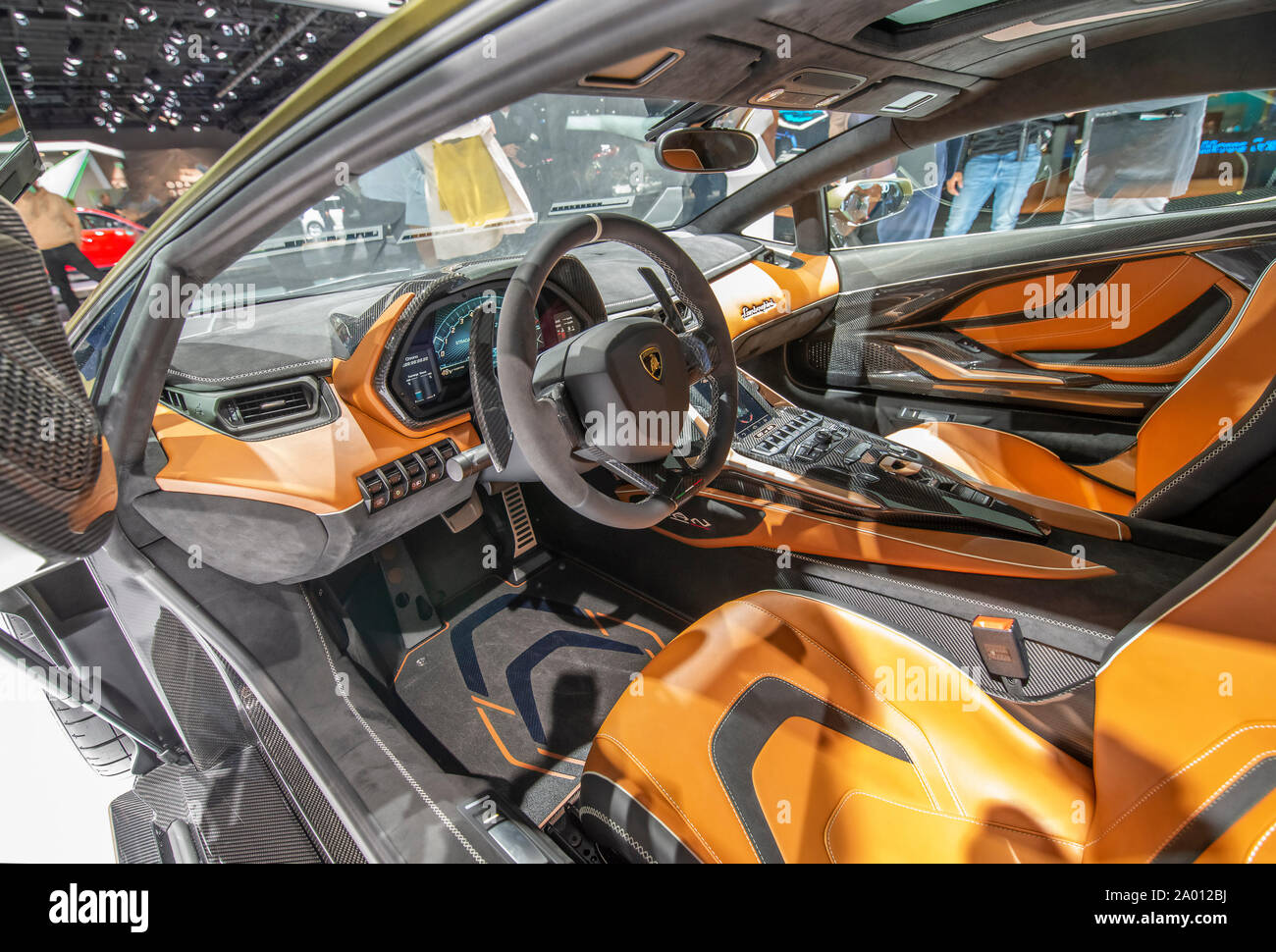 Il cockpit di un Lamborghini Sian presso la IAA 2019 a Francoforte Foto Stock