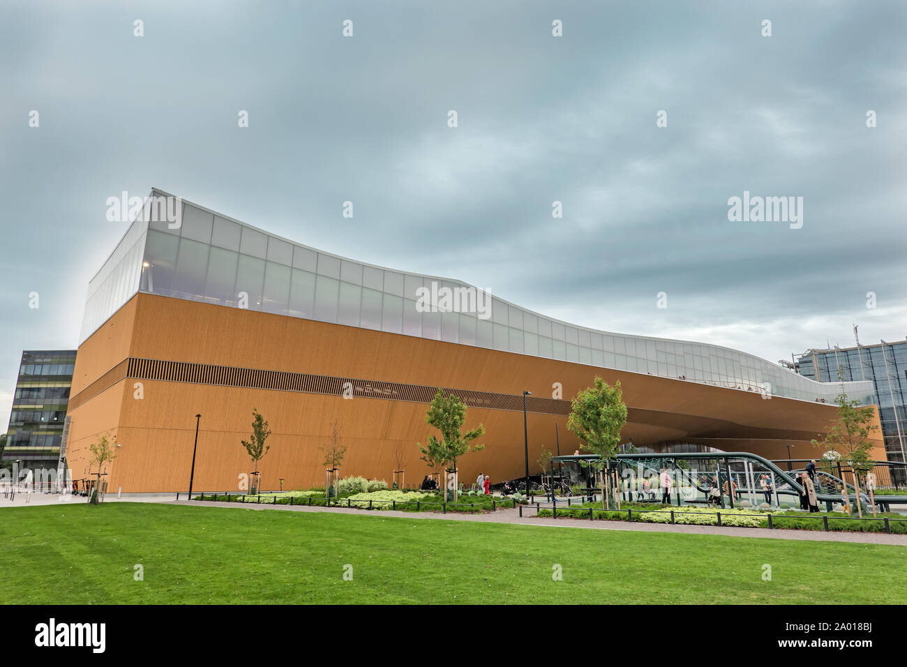 Biblioteca pubblica nel centro di Helsinki, capitale della Finlandia Foto Stock