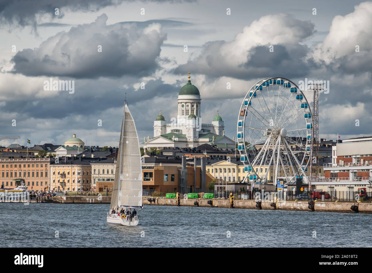 Il porto con i traghetti di Helsinki, capitale della Finlandia Foto Stock