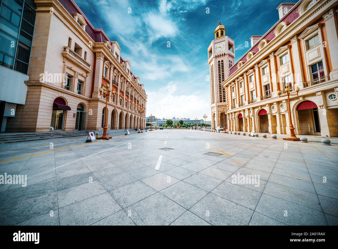 Piazza della Città e gli edifici storici, Tianjin, Cina. Foto Stock