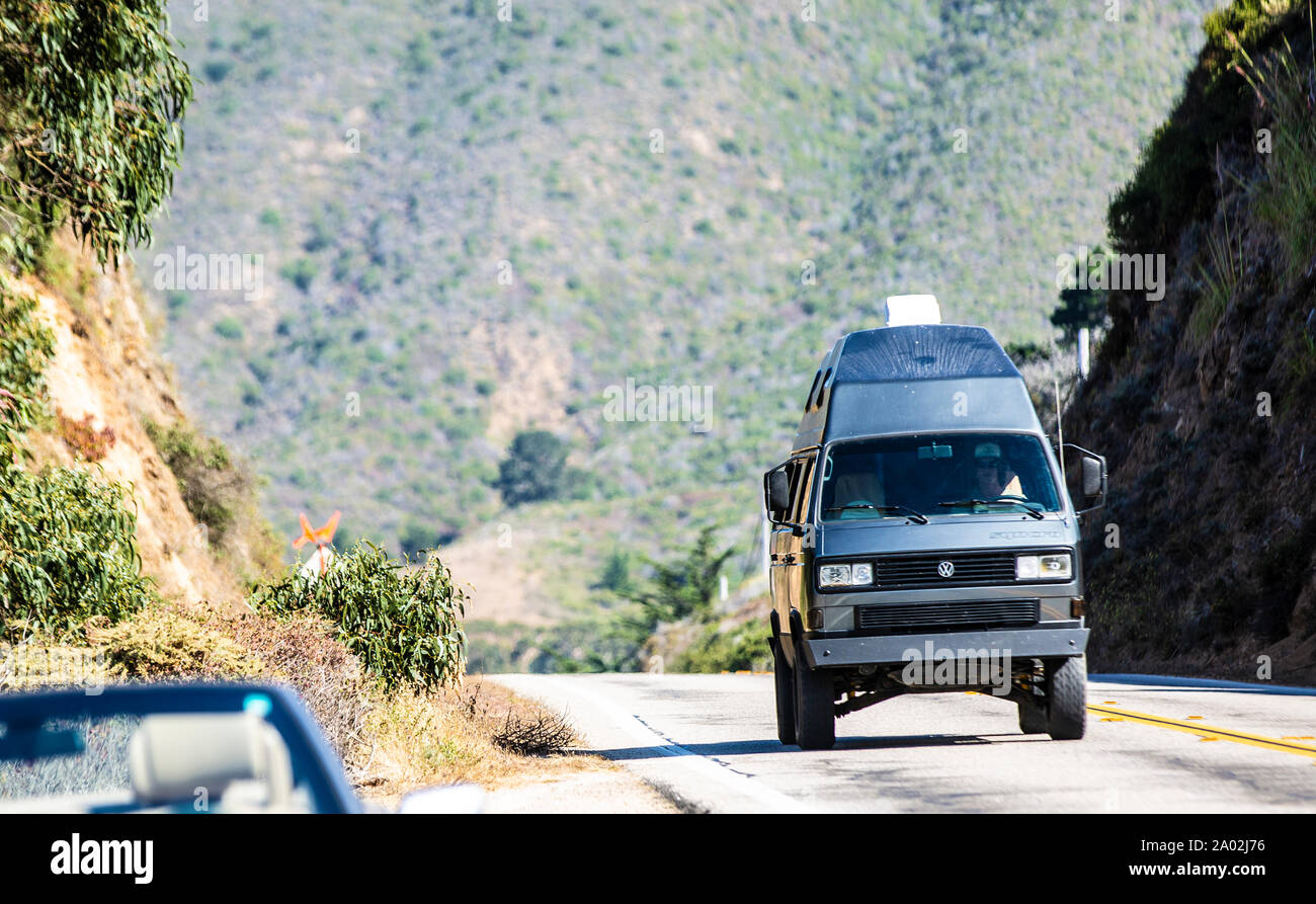 Bus VW T3 Syncro Vanagon auf dem autostrada nr. 1 in Kalifornien Foto Stock