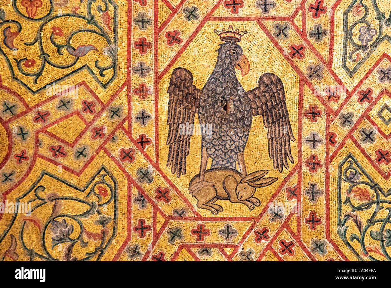 Aquila araldica e preda di antichi mosaici di Palermo Foto Stock