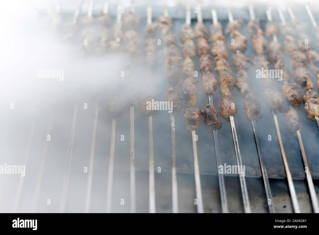 Shish Kebab e barbecue, deliziose grigliate di carne di agnello spiedini. Foto Stock