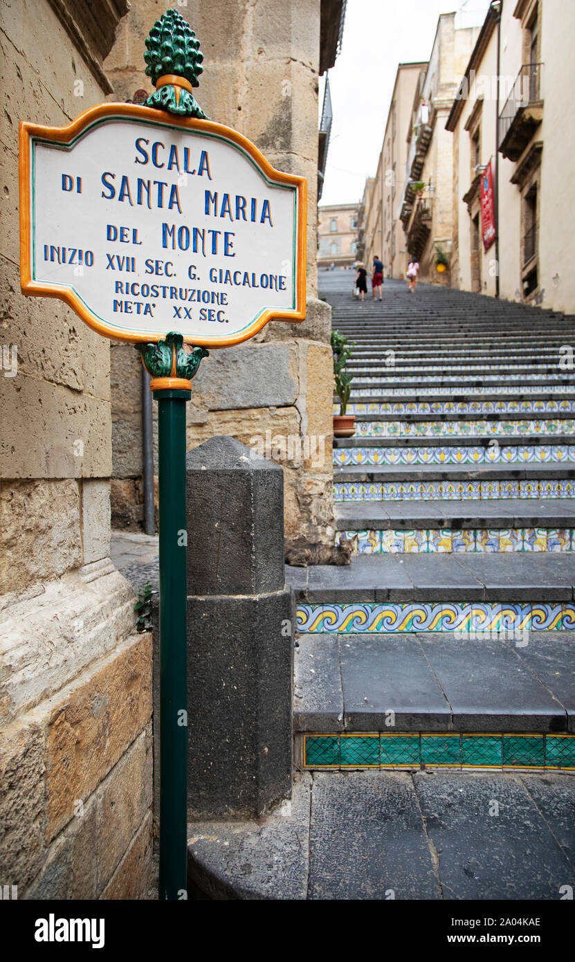 Dettagli dalla Scalinata di Santa Maria del Monte a Caltagirone, Sicilia Foto Stock