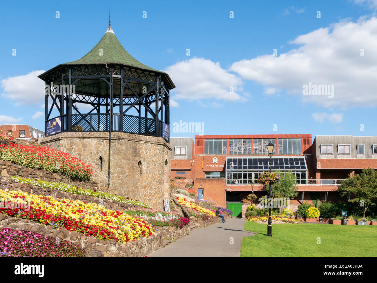 Castello di Tamworth motivi e bandstand centro città Staffordshire England Regno Unito GB UK Europa Foto Stock