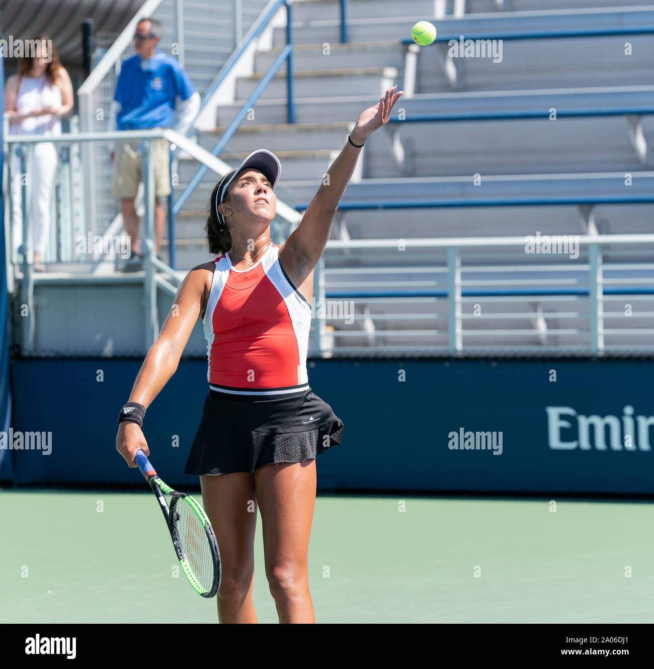 New York, NY - Agosto 20, 2019: Katrina Scott (USA) in azione durante il turno di qualificazione 1 di US Open Tennis Championship contro Katie Swan (Gran Bretagna) a Billie Jean King National Tennis Center Foto Stock
