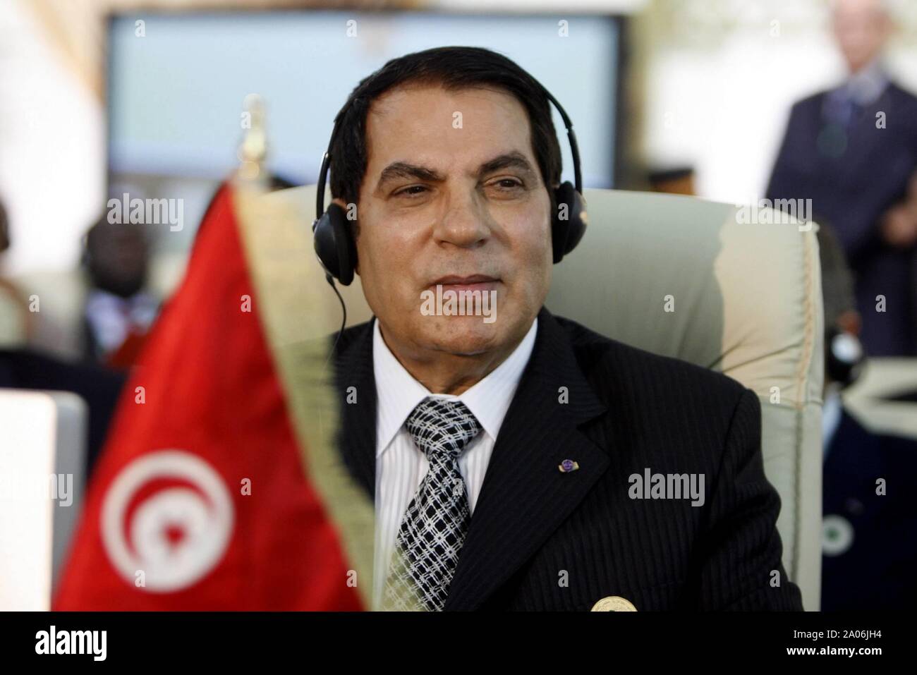 Apertura del vertice dell Unione Africana a Tripoli. Nella foto il presidente tunisino Zine al-Abidine Ben Ali (090831) - Tripoli, 31 agosto 2009 - Il presidente tunisino Zine al-Abidine Ben Ali assiste una speciale AU Summit tenutosi a Tripoli, capitale della Libia, 31 Agosto, 2009. I capi di Stato e di governo del 53-nazione Unione Africana (AU) ha dato dei calci a fuori da un vertice speciale in Libia il lunedì per affrontare i conflitti regionali, in particolare le situazioni in Somalia, sudanese del Darfur e la regione dei Grandi Laghi. (Hamza Turkia) (MSQ) (Hamza Turkia/Xinhua/photoshot/fotogramma, TRIPOLI - 2009-08-31) ps la foto è usabl Foto Stock