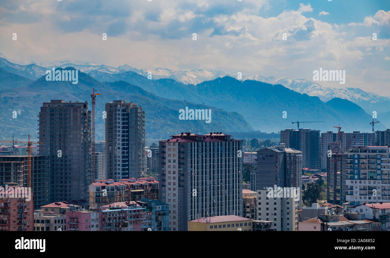 Una foto di contrasto delle attrazioni di Batumi in Georgia. Foto Stock