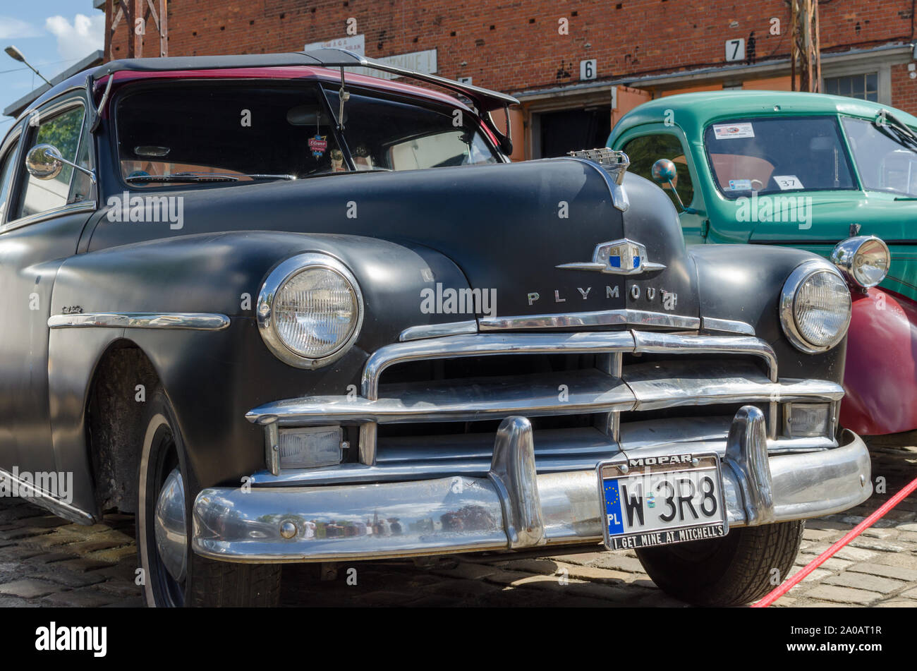 WROCLAW, Polonia - 11 agosto 2019: USA auto show: 1948 Plymouth Offerte De Luxe Club Coupe nero opaco rinnovato. Foto Stock