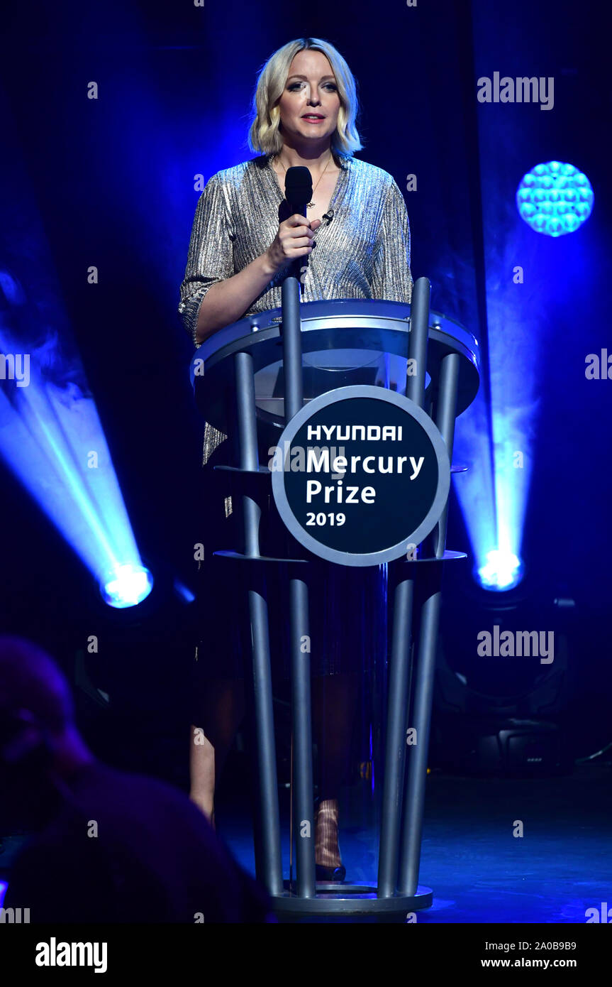 Lauren Laverne presentando durante la Hyundai Premio Mercurio 2019, tenutosi presso la Eventim Apollo, Londra. Foto Stock