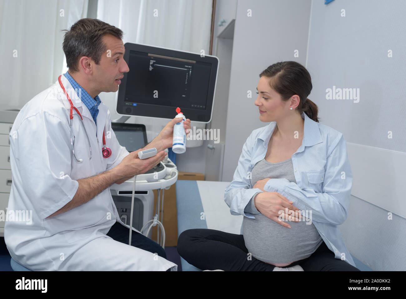 Donna in fase di gravidanza esame medico Foto Stock