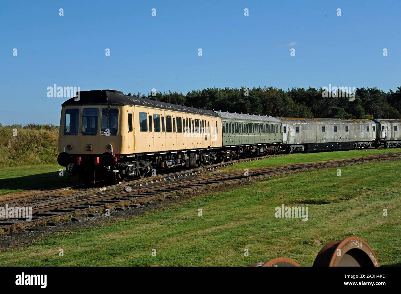 DMU ridondante e la formazione di scorte a magazzino a rampa Quinton Tech Center, Long Marston Foto Stock