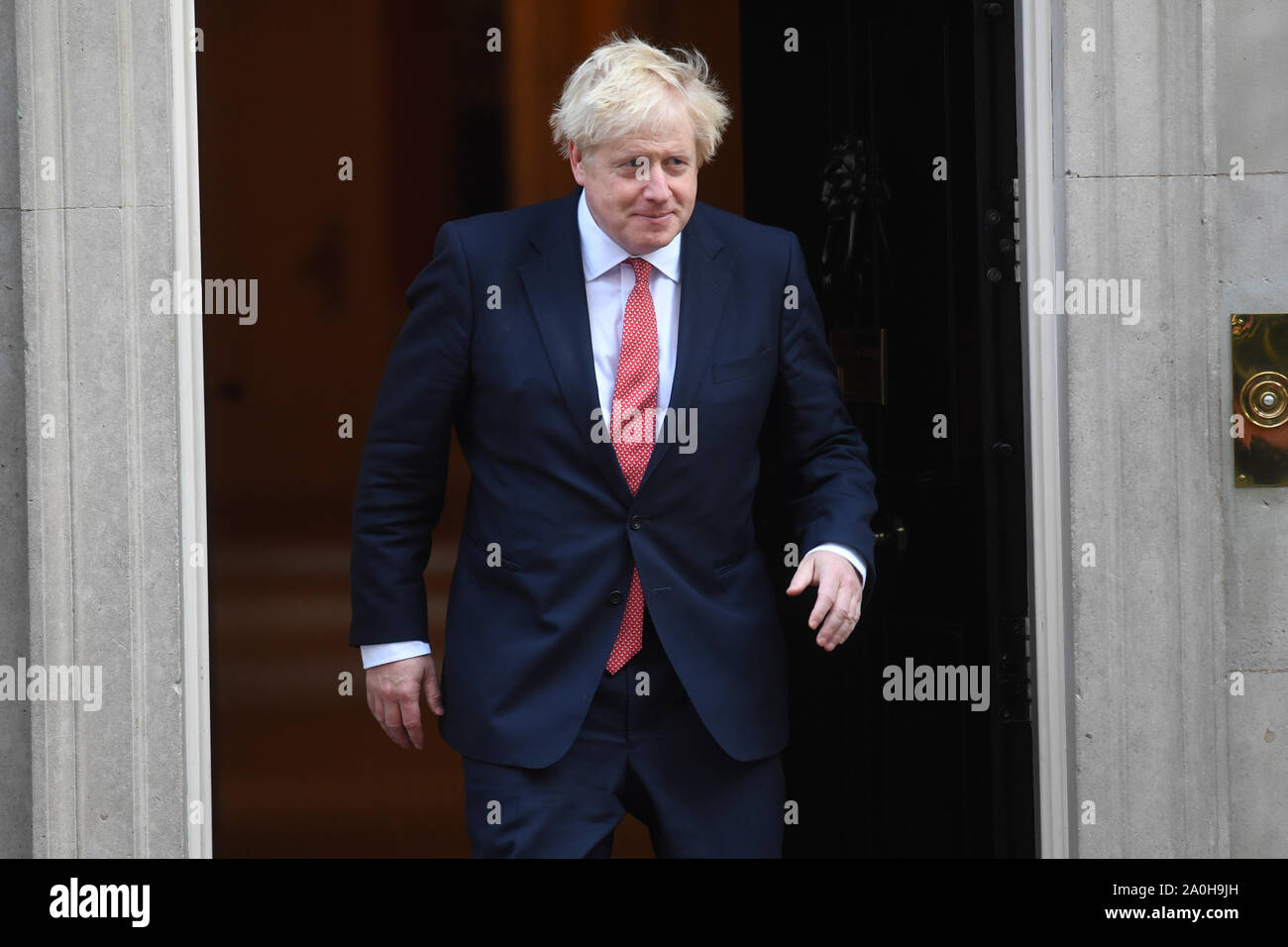 Il primo ministro Boris Johnson accoglie favorevolmente l'Emiro del Qatar, Sceicco Tamim Bin Hamad Al Thani, 10 Downing Street, Londra, davanti a una riunione bilaterale. Foto Stock