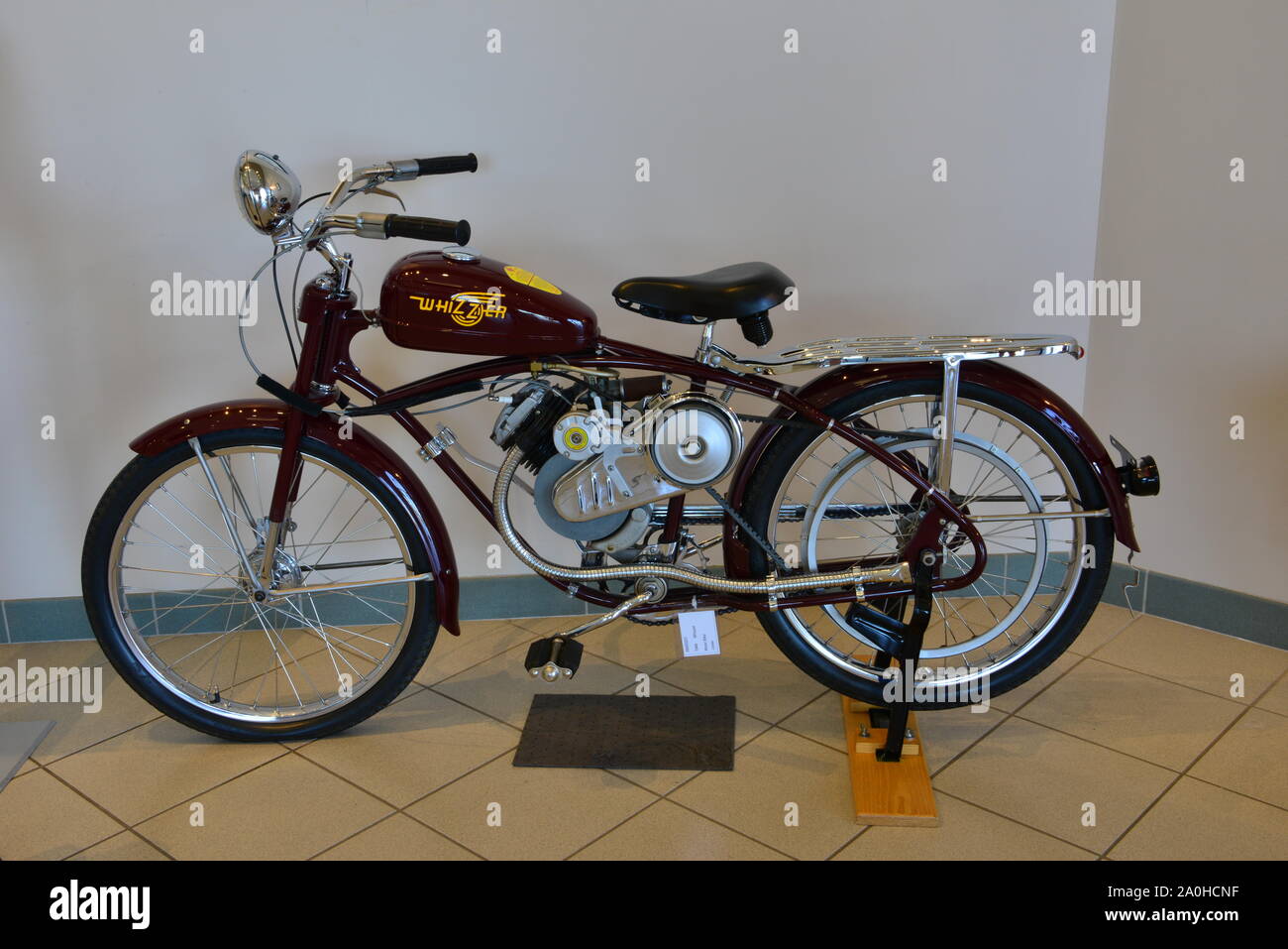 Un whizzer bicicletta motorizzata Foto stock - Alamy