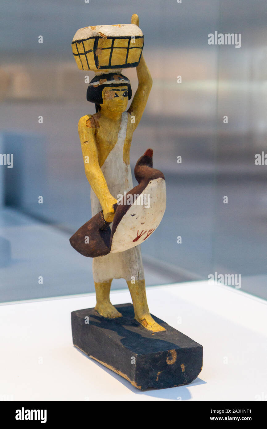 Offrendo al portatore. Intorno al 1950 A.C. Tempera su legno. Trovato in Asyut, Egitto. Il museo del Louvre in lente, Francia. Foto Stock