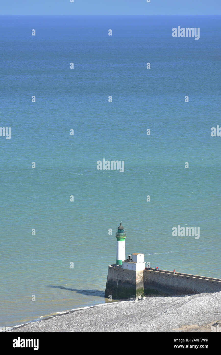 La jetée et le phare du Tréport par Beau temps. Foto Stock