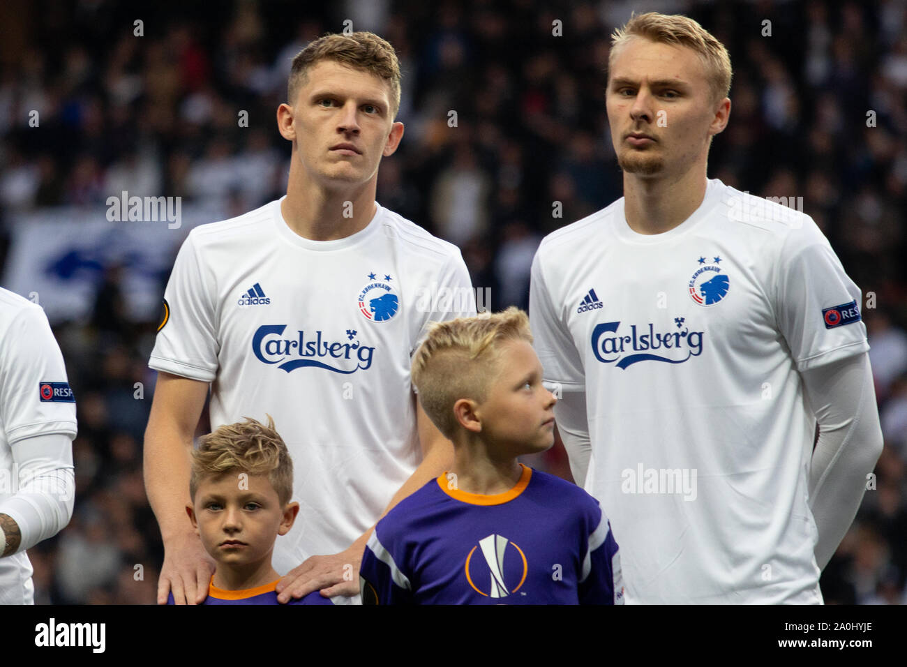 Copenhagen, Danimarca. Xix Sep, 2019. Jens Stadio (L) e Victor Nelsson (R) di FC Copenhagen visto durante la gara di Europa League tra FC Copenhagen e Lugano FC a Telia Parken di Copenaghen. (Photo credit: Gonzales foto/Alamy Live News Foto Stock