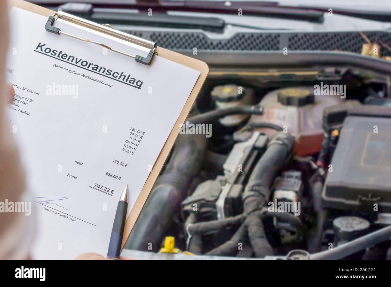 Preventivo per il controllo annuale di una vettura in lingua tedesca Foto Stock