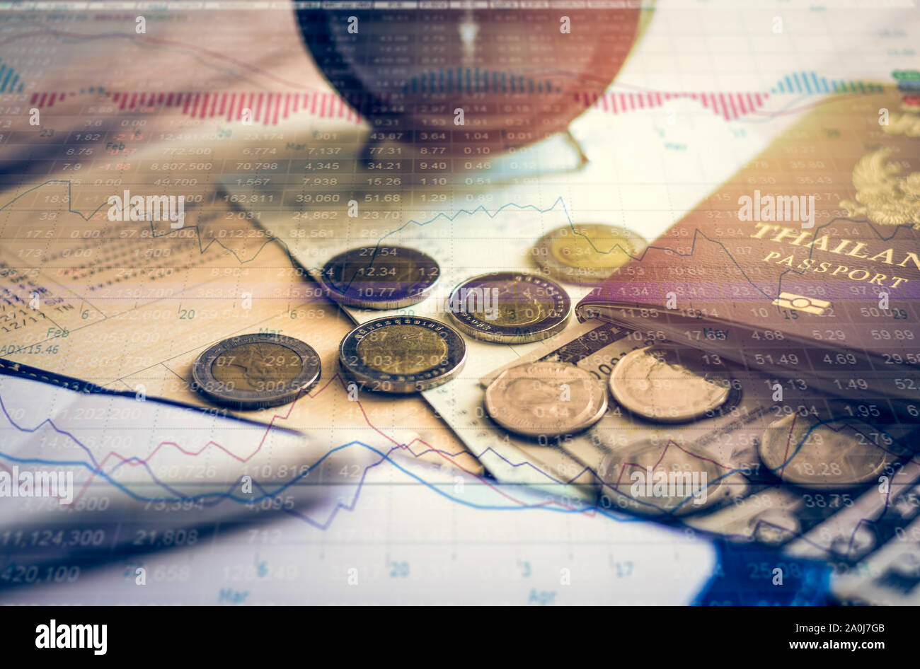 Accumulo di fondi futuri, il denaro per i futuri investimenti, informazioni sul mercato azionario grafico, business e finanza concetto. Foto Stock