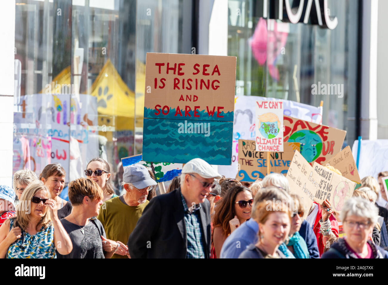 Eastbourne, Regno Unito. Xx Settembre, 2019. Il clima globale di protesta ha avuto luogo in Eastbourne e in tutto il paese portando la città a un standtill. Credito: Foto Stock