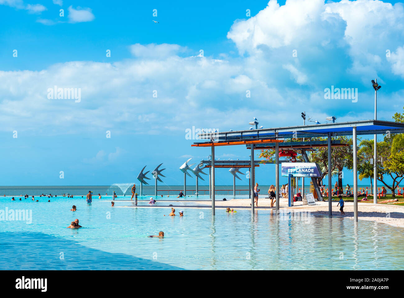 CAIRNS, Australia - 11 novembre 2018: Spettacolare piscina pubblica Foto Stock