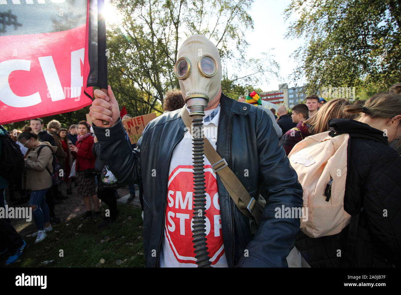 Gdynia, Polonia 20th, settembre 2019 giovani manifestanti da Gdynia scuole sono visto che protestavano a Gdynia, Polonia il 20 settembre 2019 oltre 1000 giovani seguire la chiamata del movimento il venerdì per il futuro di lottare per di più la protezione del clima. © Vadim Pacajev / Alamy Live News Foto Stock