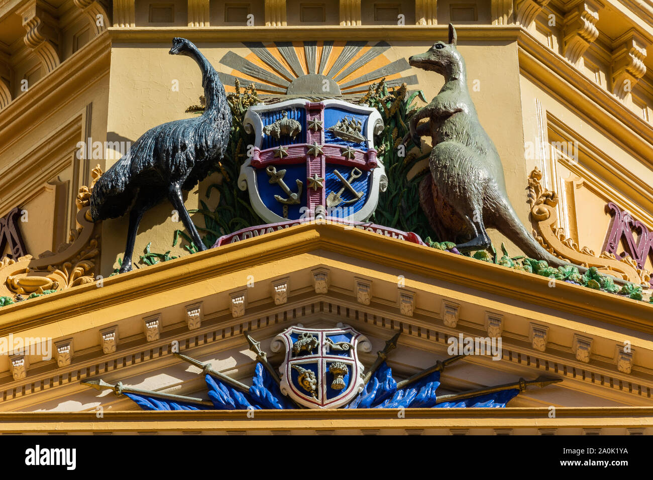 Adelaide, Australia - 16 Marzo 2017. Dettagli architettonici di Adelaide, Arcade con un australiano stemma. Foto Stock