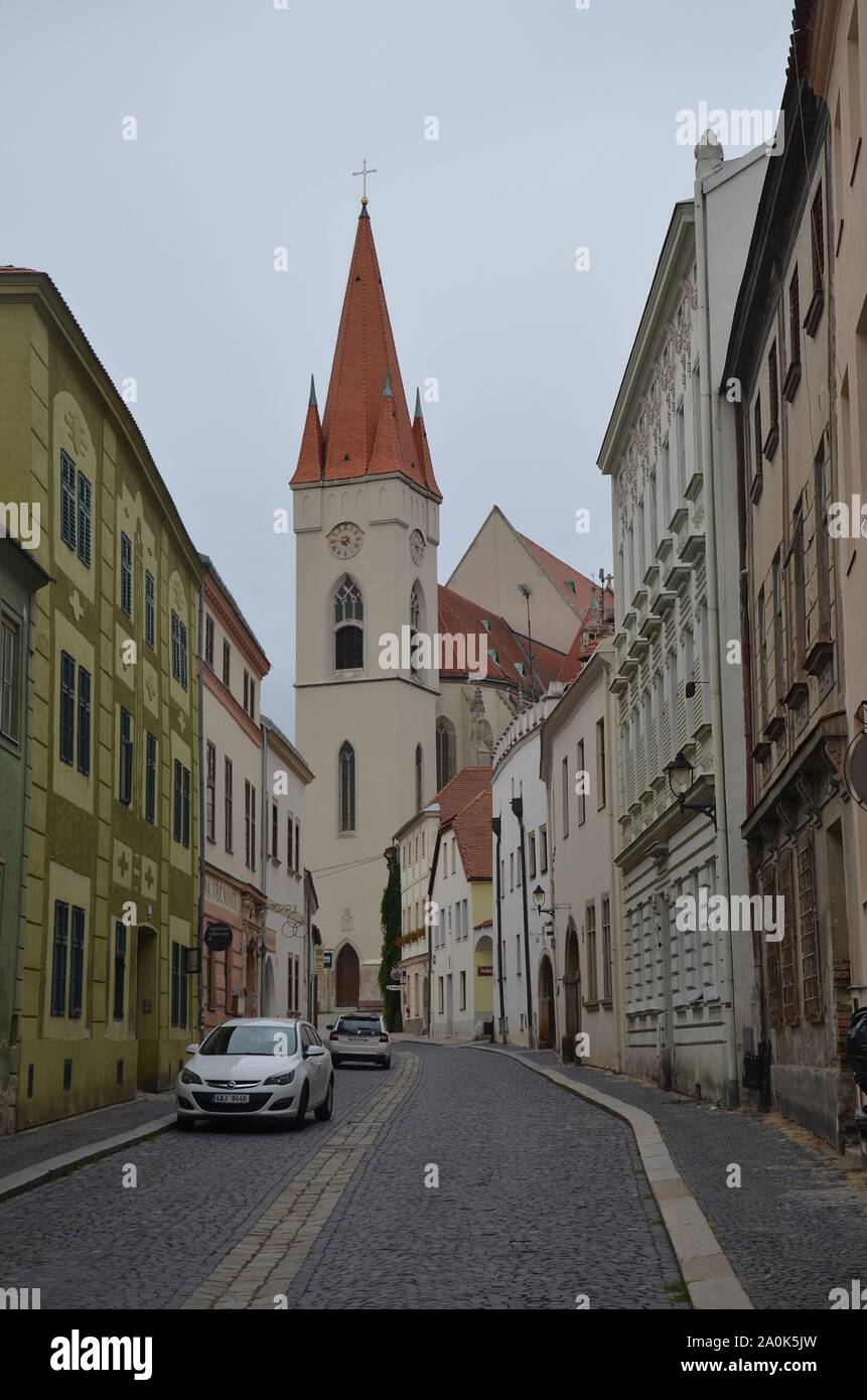 Die mittelalterliche Stadt Znojmo (Znaim) in der TschechischenRepublik; Pfarrkirche San Nicolò Foto Stock