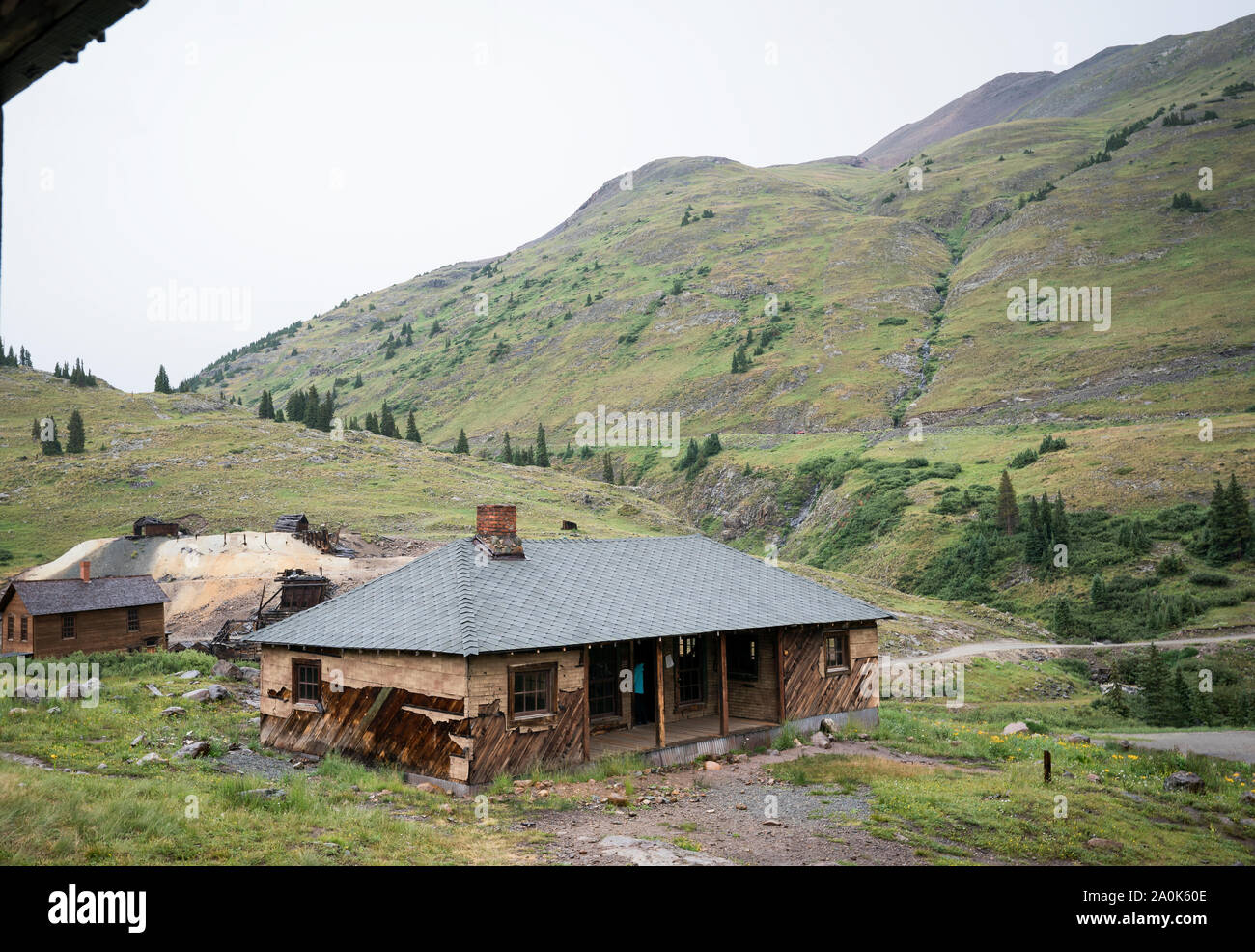 Ex pensione nella città fantasma costruita nel 1873, situata a 12 miglia da Silverton sulla stretta strada Alpine Loop, a oltre 11,000 piedi di altitudine Foto Stock