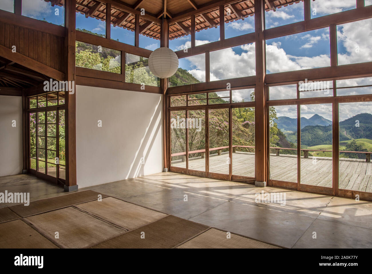 Stile giapponese casa in campagna brasiliana Foto Stock