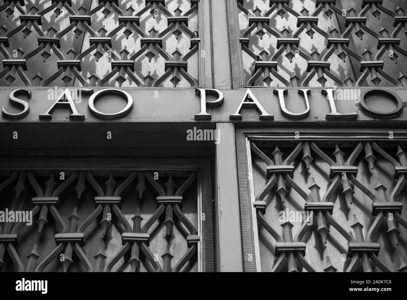 SÃ£o Paulo City segno sulla porta in acciaio Foto Stock
