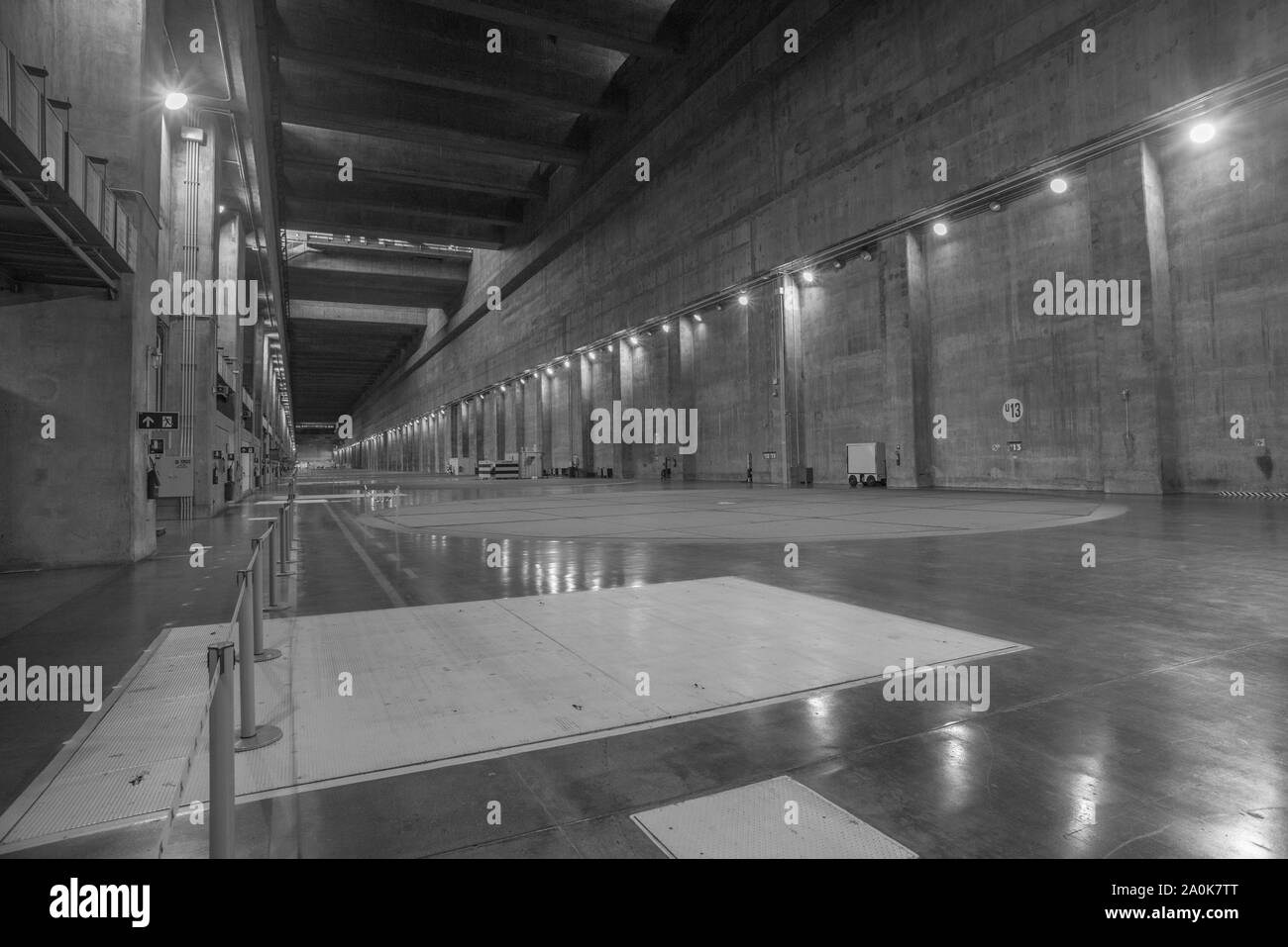 Interno di Itaipu idroelettrica, la seconda più grande al mondo Foto Stock