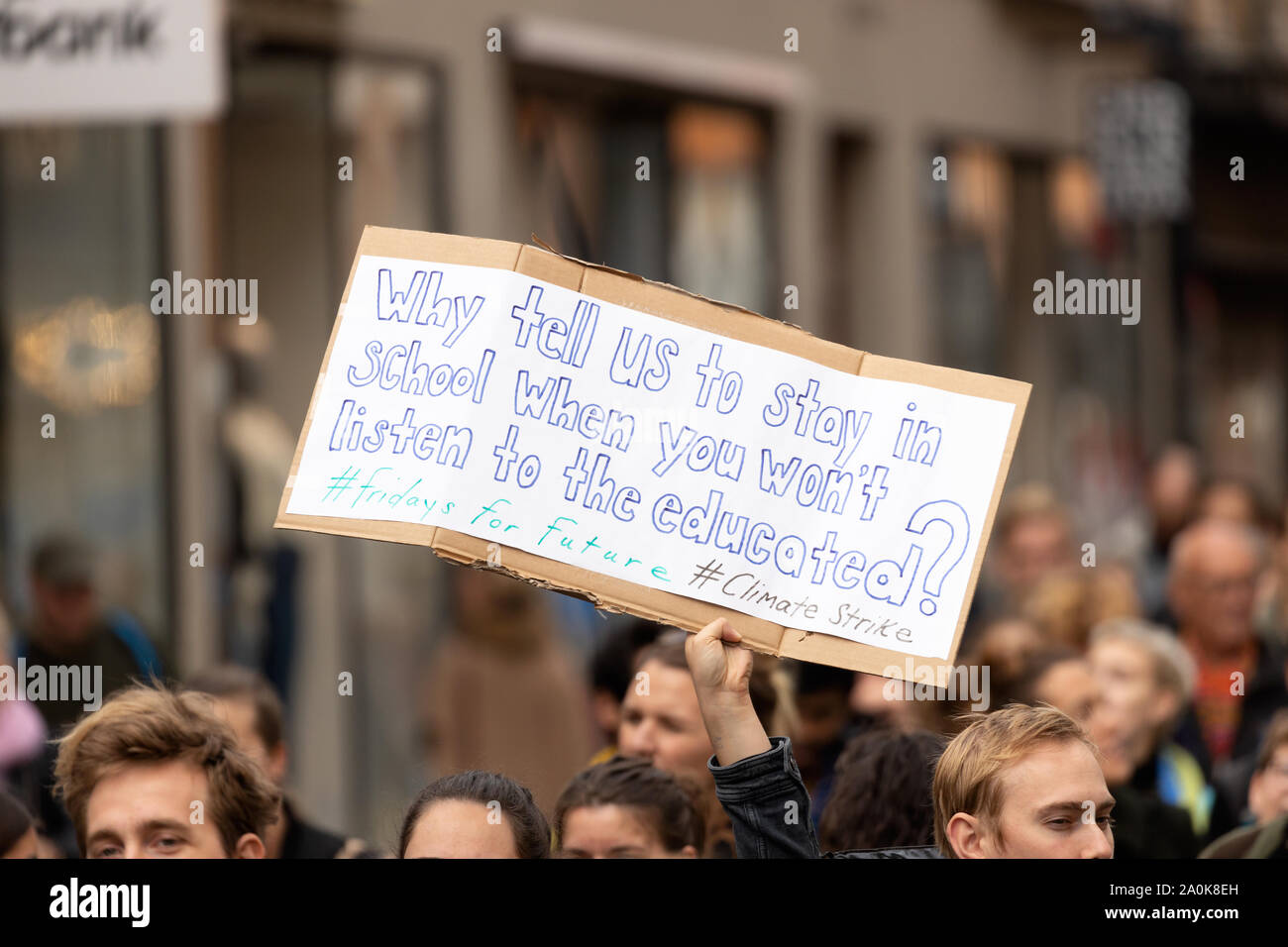 Stoccolma, Svezia. 20 Settembre, 2019. Svedese attivisti del clima ispirato da Greta Thunberg protesta a Stoccolma Foto Stock