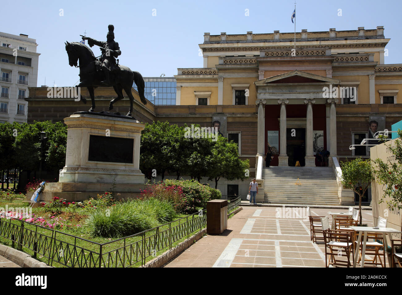 Atene Grecia Statua equestre in bronzo di Theodoros Kolokotronis greca generale nella Guerra di Indipendenza al di fuori del Museo Nazionale di Storia in precedenza Foto Stock