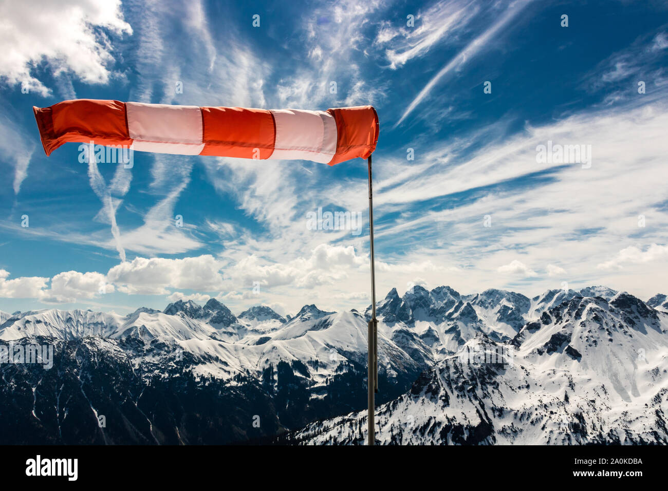 Manica a vento con manica a vento immagini e fotografie stock ad alta  risoluzione - Alamy