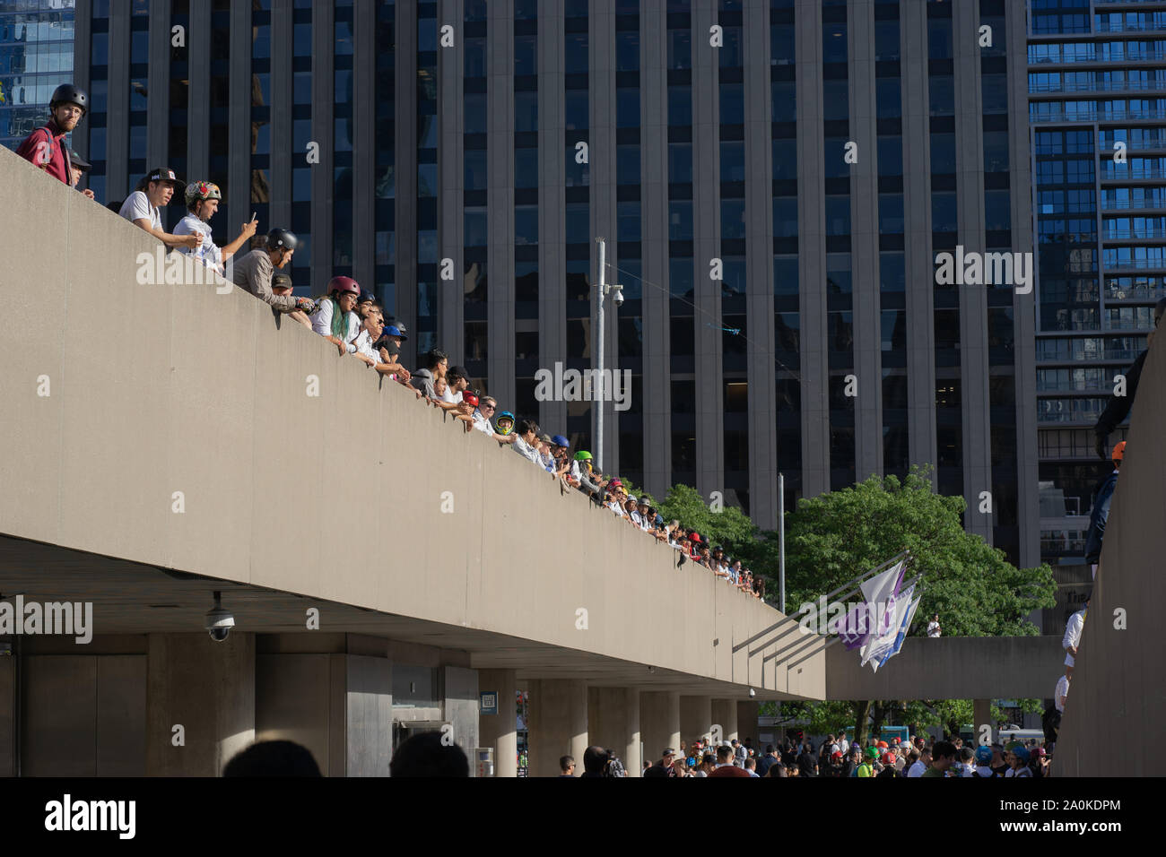 Ci sono stati un sacco di felice e colorata la gente celebra l'indipendenza messicana su Nathan Philips Square su 11 Settembre a Toronto. Foto Stock