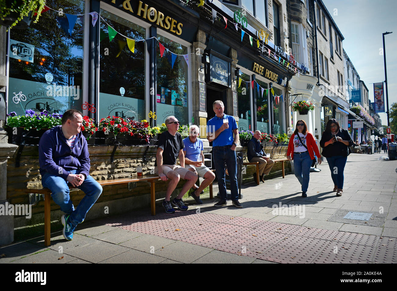 Pullman e cavalli Pub West Park Harrogate Yorkshire England Regno Unito Foto Stock