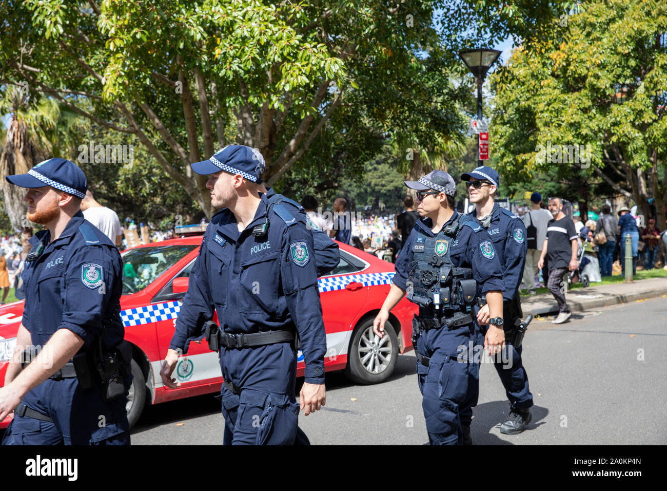Australia Sydney, Nuovo Galles del Sud di ordine pubblico e di squadra antisommossa funzionari di polizia per mantenere l'ordine durante il cambiamento climatico sciopero protesta a Sydney Foto Stock