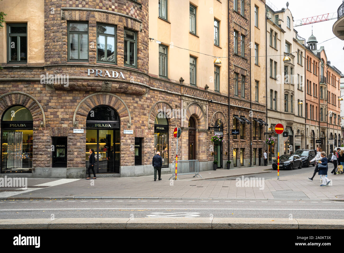 Stoccolma, Svezia. Settembre 2019. Windows su un centro della strada di un lusso negozi di marca Foto Stock
