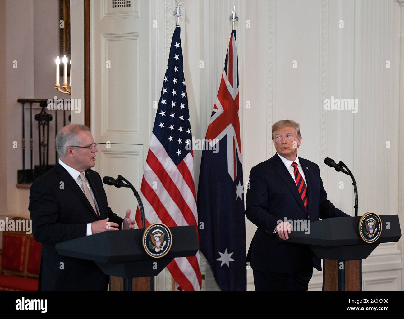 Washington, Stati Uniti d'America. Xx Settembre, 2019. Stati Uniti Presidente Donald Trump (R) partecipa a una conferenza stampa congiunta con il visitare il Primo Ministro australiano Scott Morrison alla Casa Bianca a Washington DC, gli Stati Uniti e il 7 settembre 20, 2019. Donald Trump il venerdì si è difeso contro un whistleblower denuncia il presidente del presunto interazioni inappropriate con un leader straniero, si chiama "un altro politico lavoro hack' durante una conferenza stampa congiunta con disponibilità Scott Morrison. Credito: Hu Yousong/Xinhua/Alamy Live News Foto Stock