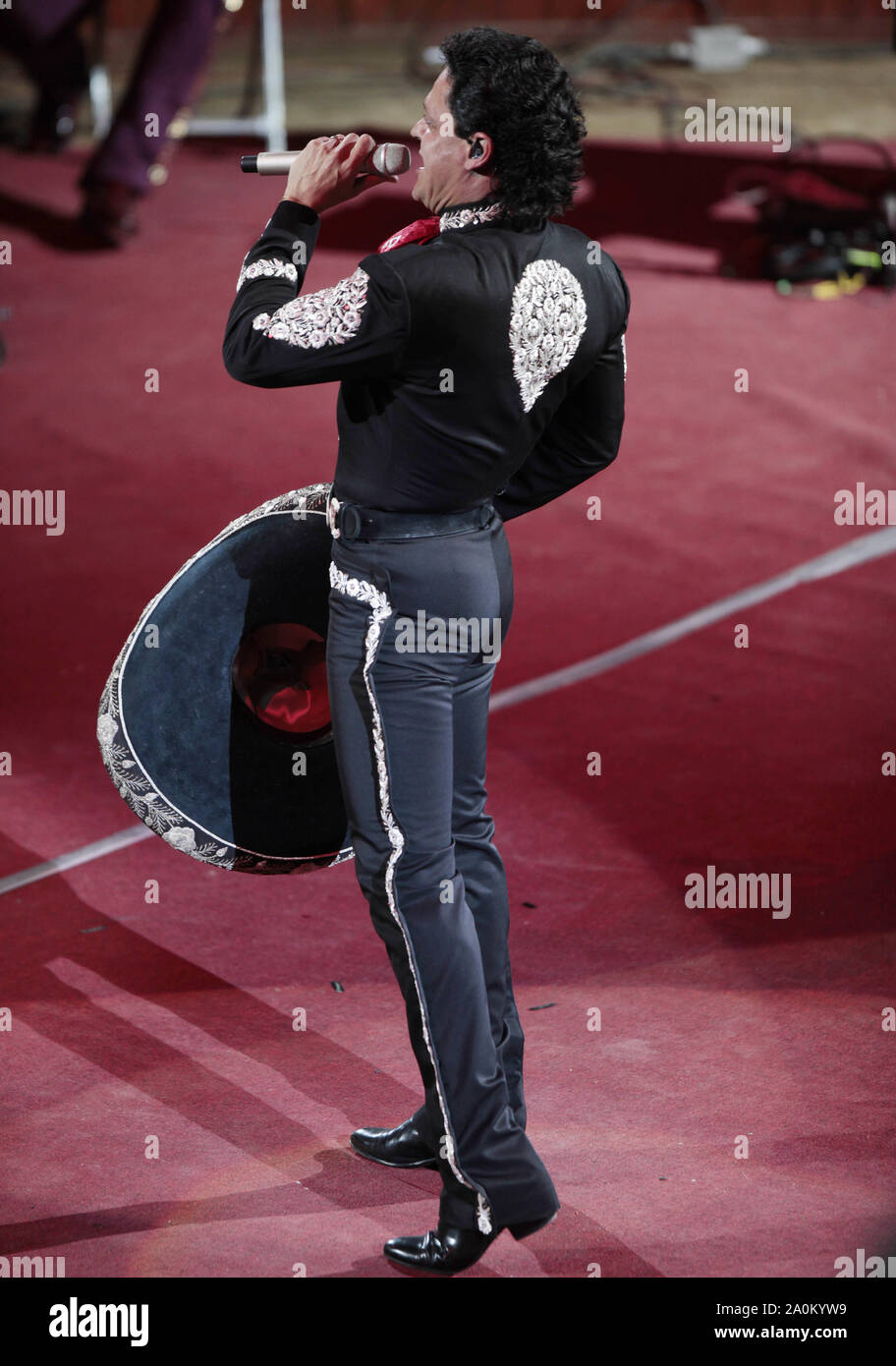 Pedro Fernandez duranti su concierto en el palenque de la Feria de Leon , Guanajuato el 18 de enero del 2013.. (*Foto:TiradorTercero/NortePhoto*) Foto Stock