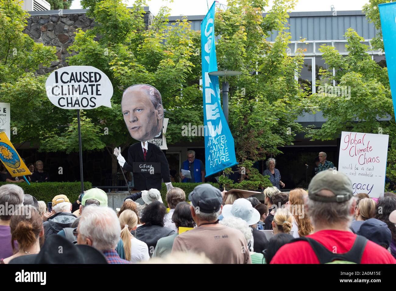 Un gigante di segno raffigurante il presidente statunitense Gerald Ford al clima sciopero nel rally di Eugene, Oregon, Stati Uniti d'America. Foto Stock