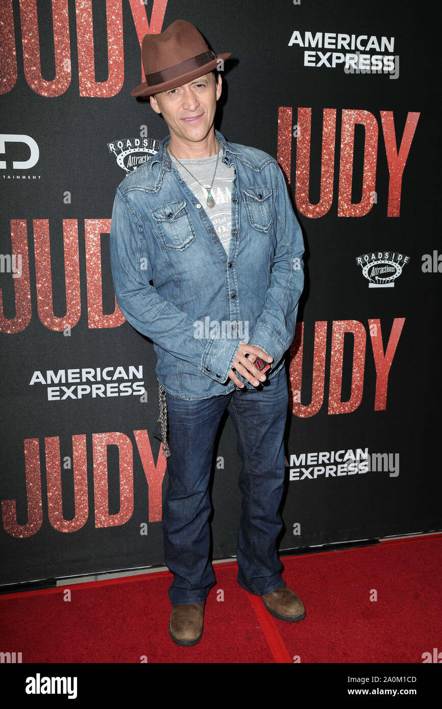 Settembre 19, 2019, Beverly Hills, CA, Stati Uniti d'America: LOS ANGELES - Sep 19: Clifton Collins Jr al ''Judy'' Premiere al Samuel Goldwyn Theatre il 19 settembre 2019 a Beverly Hills, CA (credito Immagine: © Kay Blake/ZUMA filo) Foto Stock