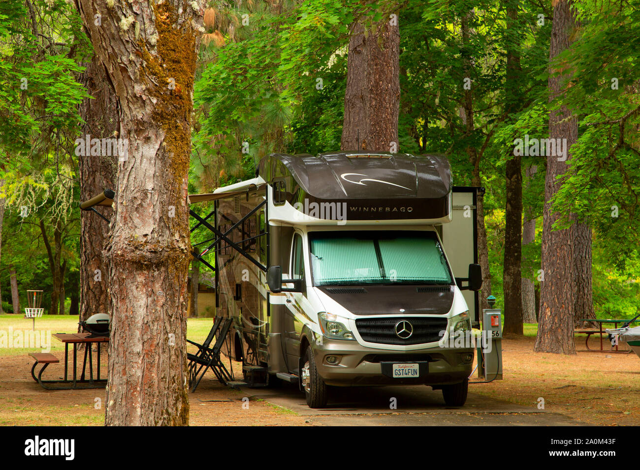 Camper in campeggio, Rogue selvatica e Scenic River, Indiano Maria County Park, Oregon Foto Stock