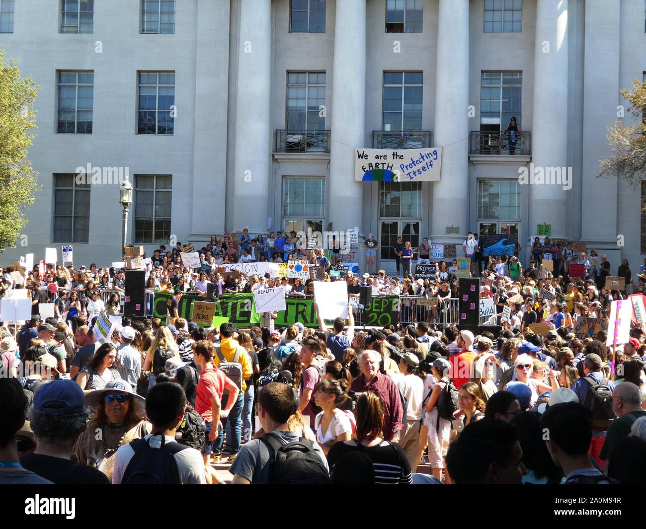 Scuola Walk-Out evento presso UC Berkeley campus su settembre 20th, 2019, il primo giorno del clima internazionale settimana di sciopero Foto Stock