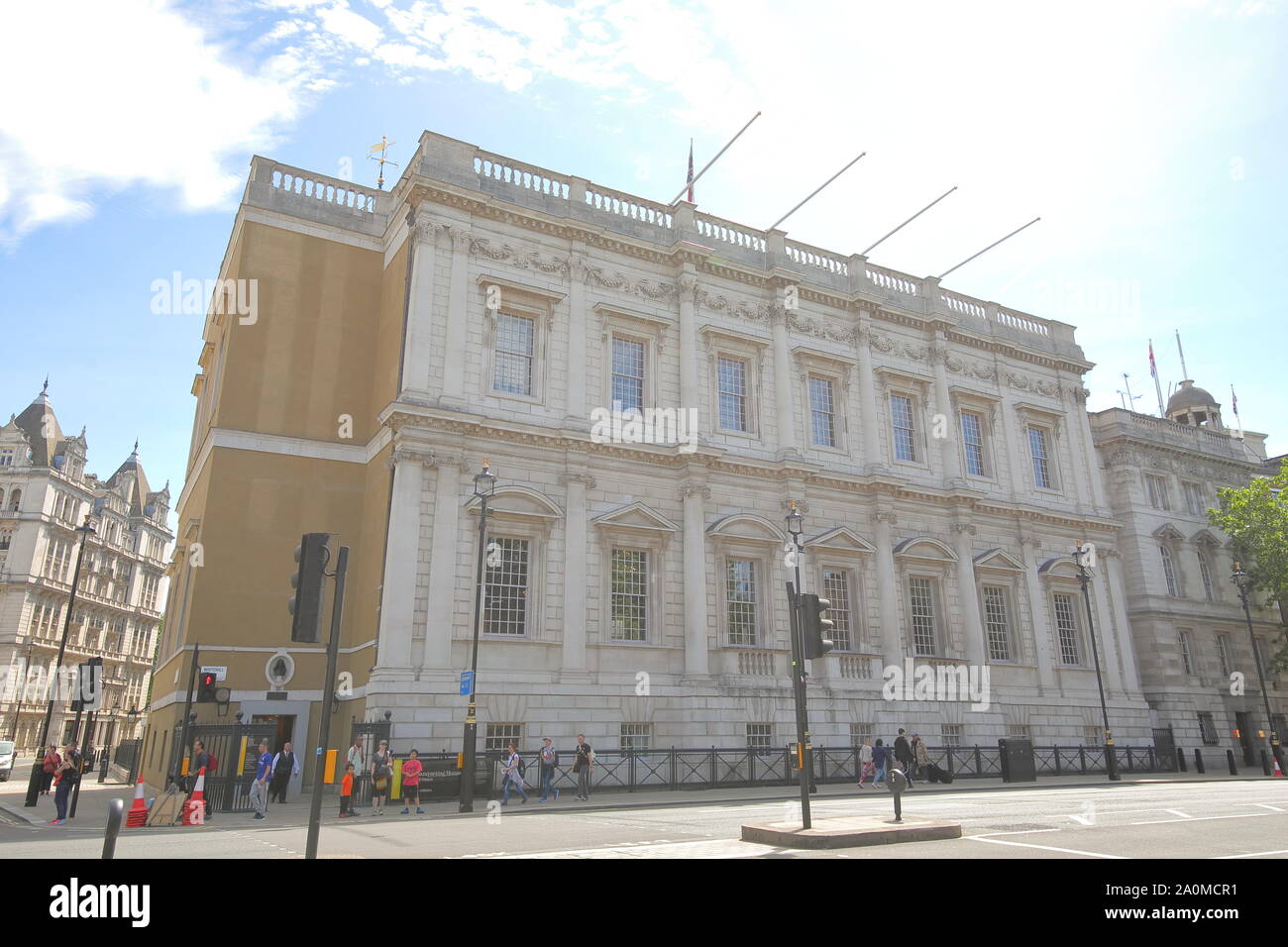 Visitare la gente vecchia guerra ufficio edificio London REGNO UNITO Foto Stock