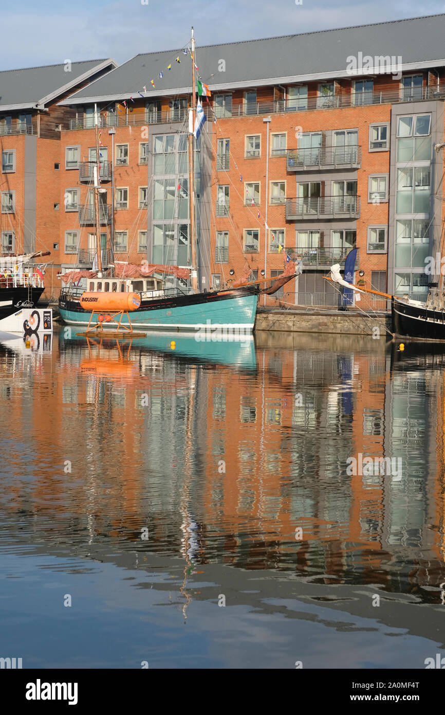 Il principale bacino di Gloucester Docks nel sud-ovest Inghilterra durante il Festival dei Velieri nel 2019 Foto Stock